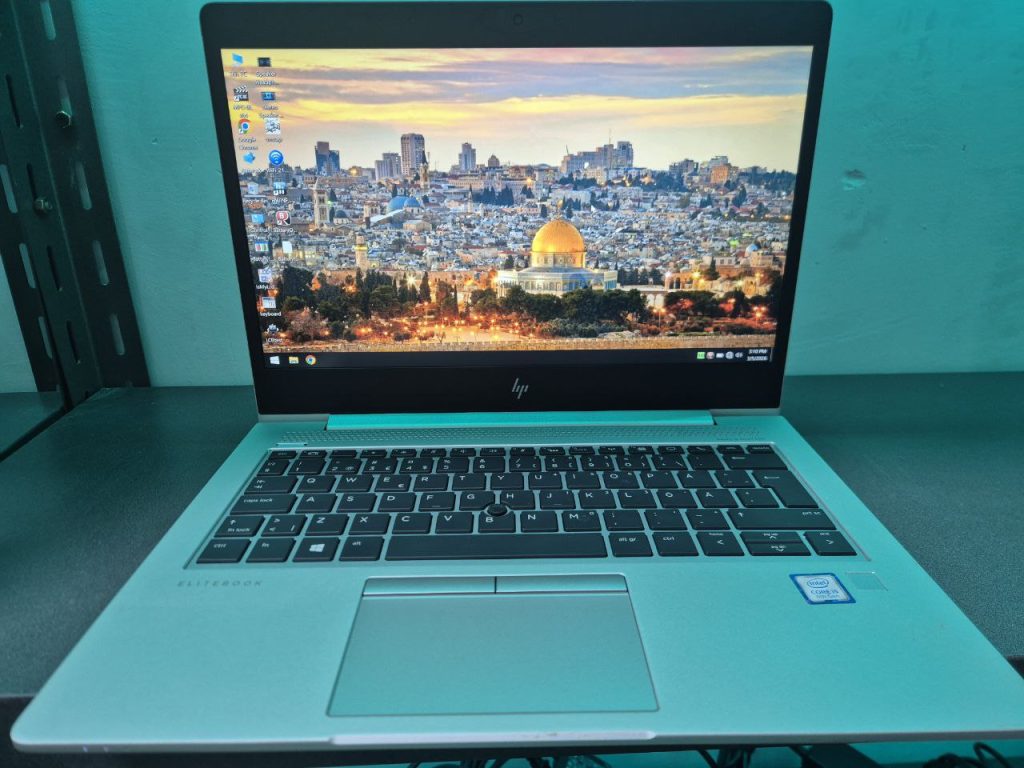 HP EliteBook 830 G5 core i5 8th gen SSD 512GB Ram 8GB GPU 4GB + PC bag