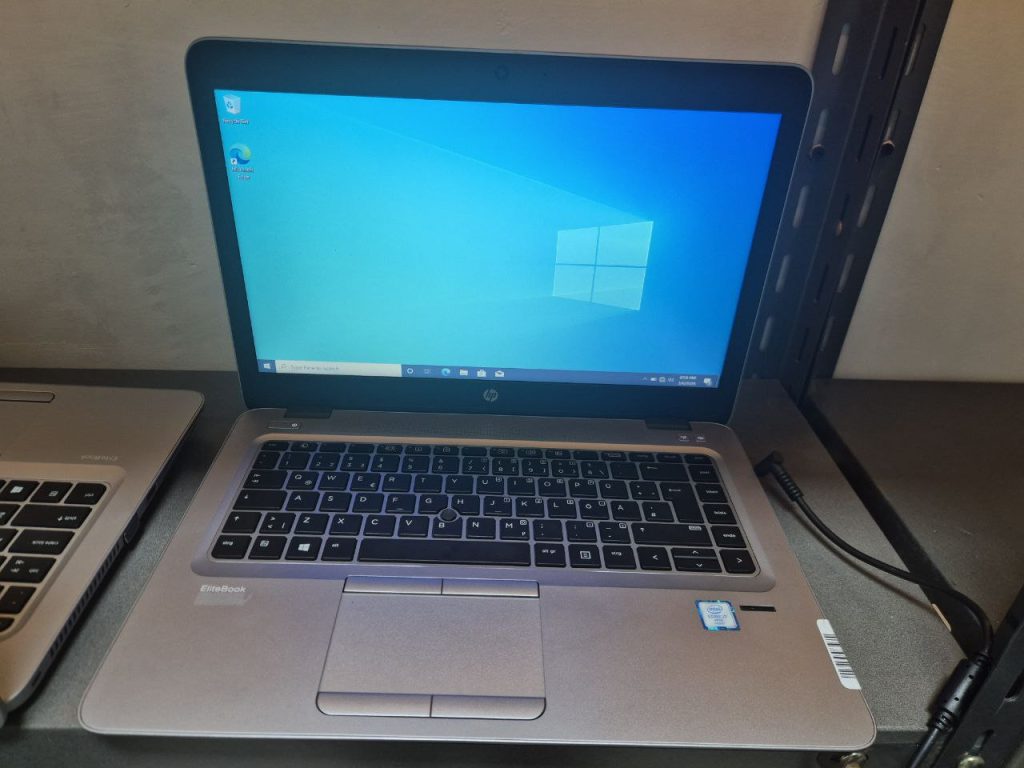 HP EliteBook 840 G3 Core I7-6th gen 8GB Ram 256GB SSD 4GB GPU + PC bag