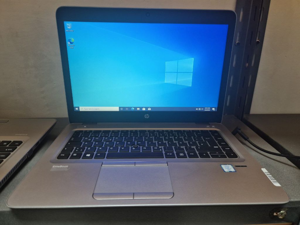 HP EliteBook 840 G3 Core I7-6th gen 8GB Ram 512GB SSD 4GB GPU + PC bag